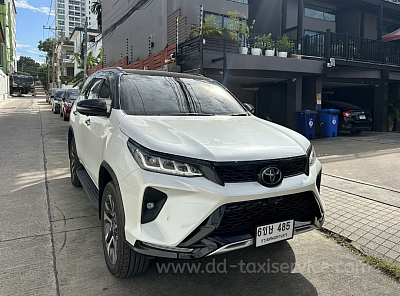 Hire a car with driver in Mae Sot.